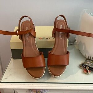 Brand new ladies platform leather sandals